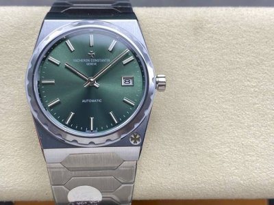 Vc+Factory P Vacheron Constantin's iconic luxury sports watch from the Historic