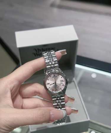 The Empress Dowager's Crushed Ice Pink makes a dazzling debut. Don't miss it if - Click Image to Close