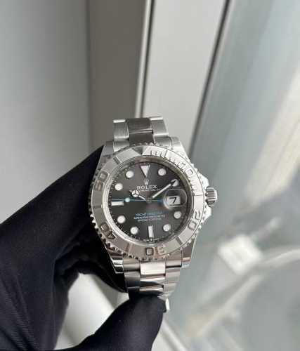 Full Set at a great price! ** Hey guys! This Grey Yacht-Dieter is seriously awes