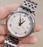 The Omega De Ville features a Co-Axial escapement automatic mechanical movement,