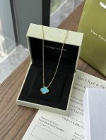 Van Cleef & Arpels New V Gold Material Gold! Van Cleef & Arpels Is A Top French