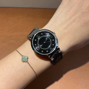 The latest Lv Louis Vuitton two-hand super hot model sapphire mirror, Swiss imp The latest Lv Louis Vuitton two-hand super hot model sapphire mirror, Swiss imp