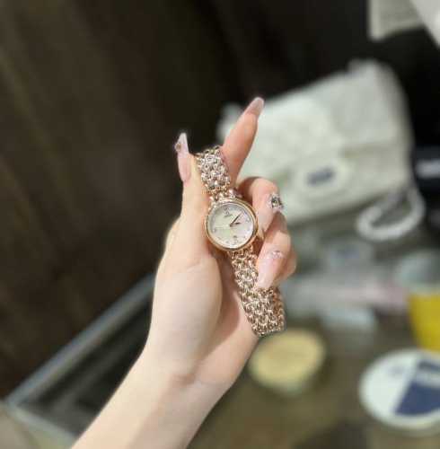 White Gold + 20 Diamonds + 30 Omega Goddess Teardrop Series Watch. Its exquisite