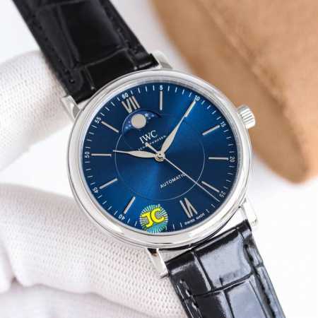 New IWC model, with a patterned case back - Click Image to Close