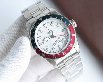 Tw Factory V2 upgraded version, Tudor Black Bay GMT-Master II watch. This timepi