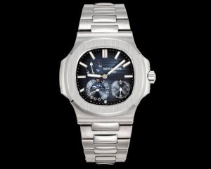 K The overbearing CEO is here! The Patek Philippe 5712Gr is here! It features th