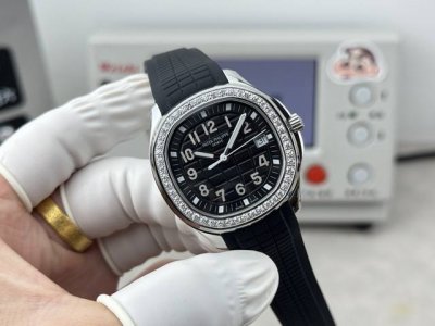 Platinum Gr Factory P Patek Philippe Quartz Aquanaut Luce 38Mm. The Italian word