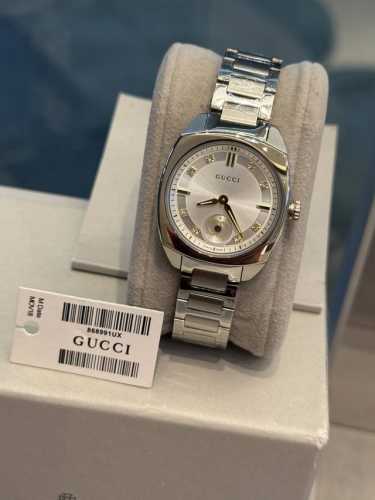 Gucci's new watch exudes elegance! From the Gucci Interlocking series, the cushi