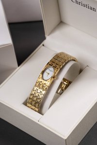 Diro Vintage Watch The Vintage Watch Brings Me A Surprise With Dior Houndstooth.