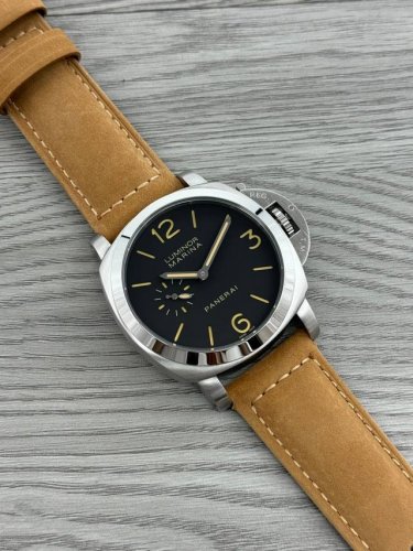 V gold Herm