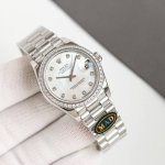 Gold and white diamonds of the same price 50 Mad 1:1 perfect replica of the Role