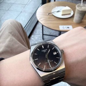 The blue Night Star series watch I'm wearing today is a rare and unused Tissot p