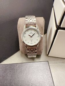 piece + 20 steel strap 20 Omega fashionable ladies' quartz watch, a watch with piece + 20 steel strap 20 Omega fashionable ladies' quartz watch, a watch with