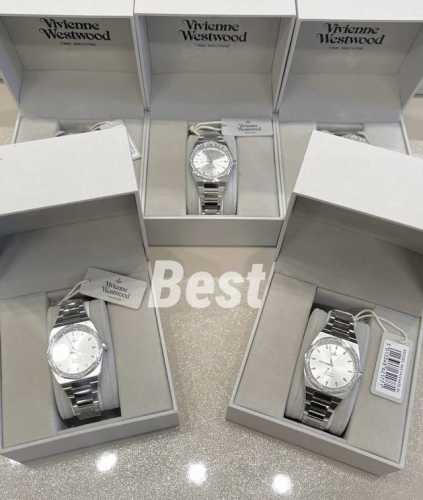 It's the white moonlight of my dreams