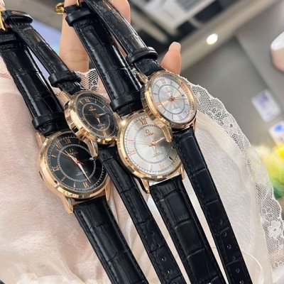 Omega's hot couple model has arrived. The new watch is still faithful to the bra