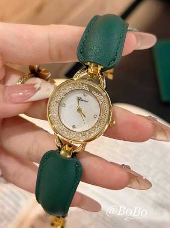 This Chopard watch is absolutely stunning! The finely flowing cubic zirconia on - Click Image to Close