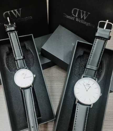 A beloved gift for your loved one Selling a pair of unisex Dw couple watches, 40
