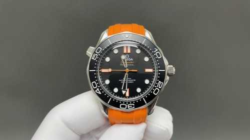 Ovs new product, the new Seamaster diving watch with orange needle. Orange has b
