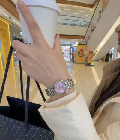 The girlish heart of a cherry blossom pink lady