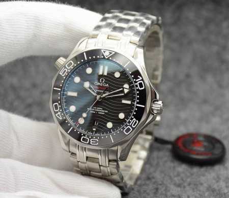 OMEGA's new Platinum 520 men's mechanical watch is launched. It features an orig - Click Image to Close