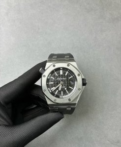 Brand: A Audemars Piguet Royal Oak Offshore : Series: 15703 Series Design: The