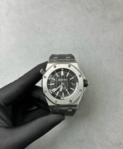 Brand: A Audemars Piguet Royal Oak Offshore : Series: 15703 Series Design: The