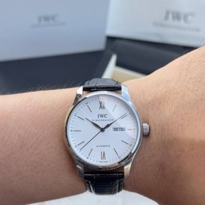 White-Gold 620 Steel Band +20, Citizen Movement +120 IWC's first retro replica