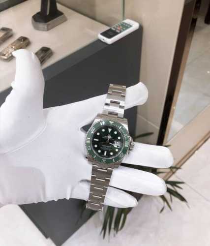 Rolex Green Submariner, those who know it know it. The Submariner series, with i
