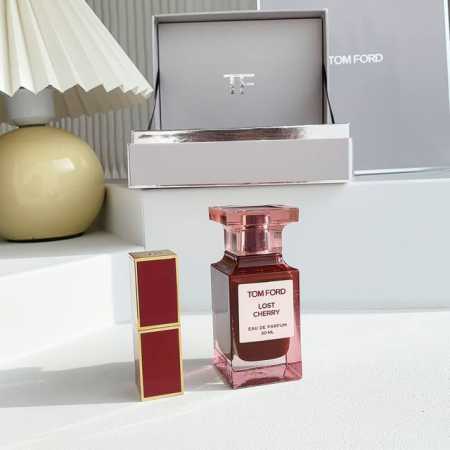 Exclusive Counter Edition ..Cherry Blossom Sweet Love Cherry Plus Cherry Lipstic - Click Image to Close