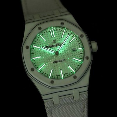 Ap Audemars Piguet Royal Oak high-end watches have increasingly focused on weari