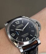I was truly amazed when I first handled this Panerai Pam01312! The classic Lumin