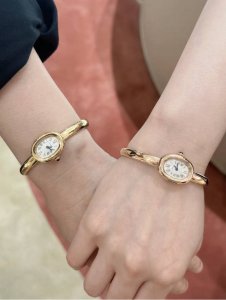 New Bathtub Bracelet Watch, 18K Gold-Plated Version! A classic from Cartier's ba