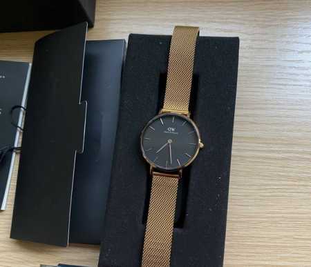 The Chinese meaning of DW watches is "Wait for me." Why don't DW watches have a - Click Image to Close