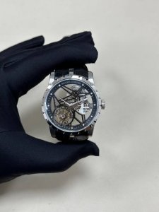 Roger Dubuis True Tourbillon Enjoy the sound of this tourbillon turning DDD