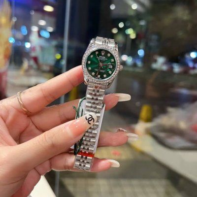 New model recommended diamond ring Rolex 28Mm exquisite small watch spiral back