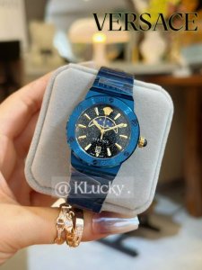 Gold Steel+20 Ve7G00223 True Moon is finally available. The imported quartz move