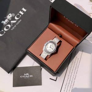 3-hand model! Coach's ceramic series has a new addition! A 32mm diameter quartz