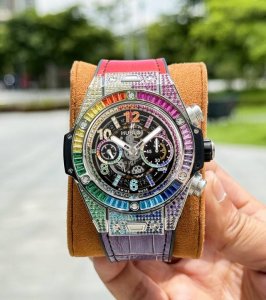 Yublot Full Diamond Model Hublot is referred to as "Hub" and "Hengbao". The Bigb