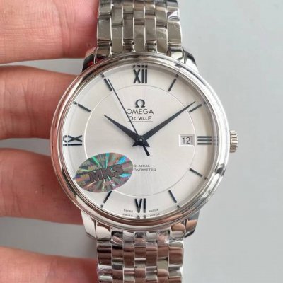 A classic masterpiece, the ultimate in the Omega De Ville collection. With an el