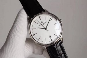 Vacheron Constantin 1. The watch with a diameter of 40 mm is made of rose gold c