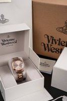Viviennewestwood The new model of the West Queen has arrived. I have to say that