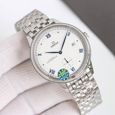 The third generation of the De Ville Elegance watch, with its white and gold cas