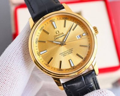 White case and gold case 1040 The main model of the store in 2025, Omega, uses a