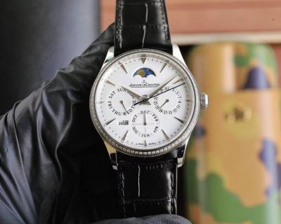 Another historic moment in the replica world, the "perpetual calendar", one of t