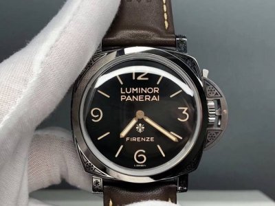 V9 Panerai pam00972 Florence boutique engraved model. This is the only official