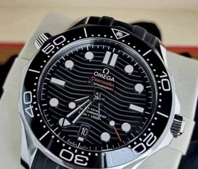 Omega Seamaster 300m Diving Watch, Automatic Mechanical Movement, Luminous Chron
