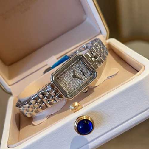 Diamond Chanel Premiere watch! 1987, inspired by the vintage sugar cube silhoue