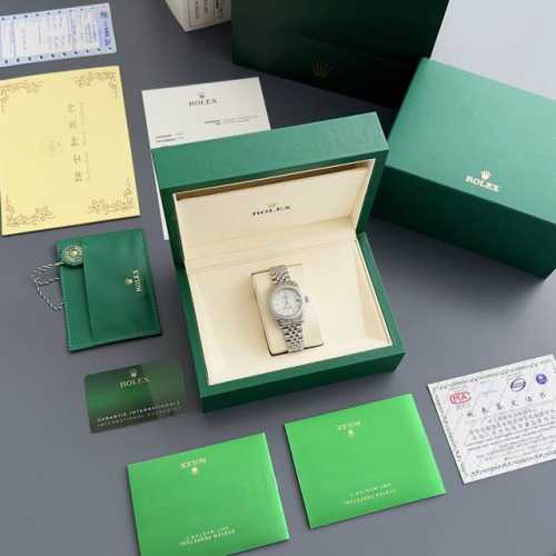 Rolex Datejust 31mm watch with diamond-set strap. A dazzling luxury feast in 316