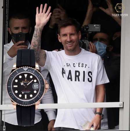 Chanel earrings are black and crystal clear. Chanel's styles really need no intr - Click Image to Close