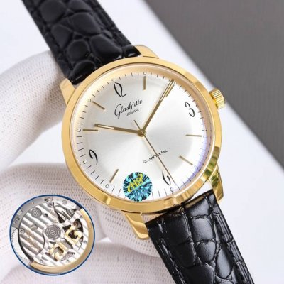 White case and gold case Tw Factory is unique. Glash